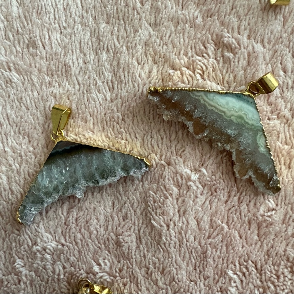 Stone Peak - 1 Handmade Pendant - Picture 3 of 4